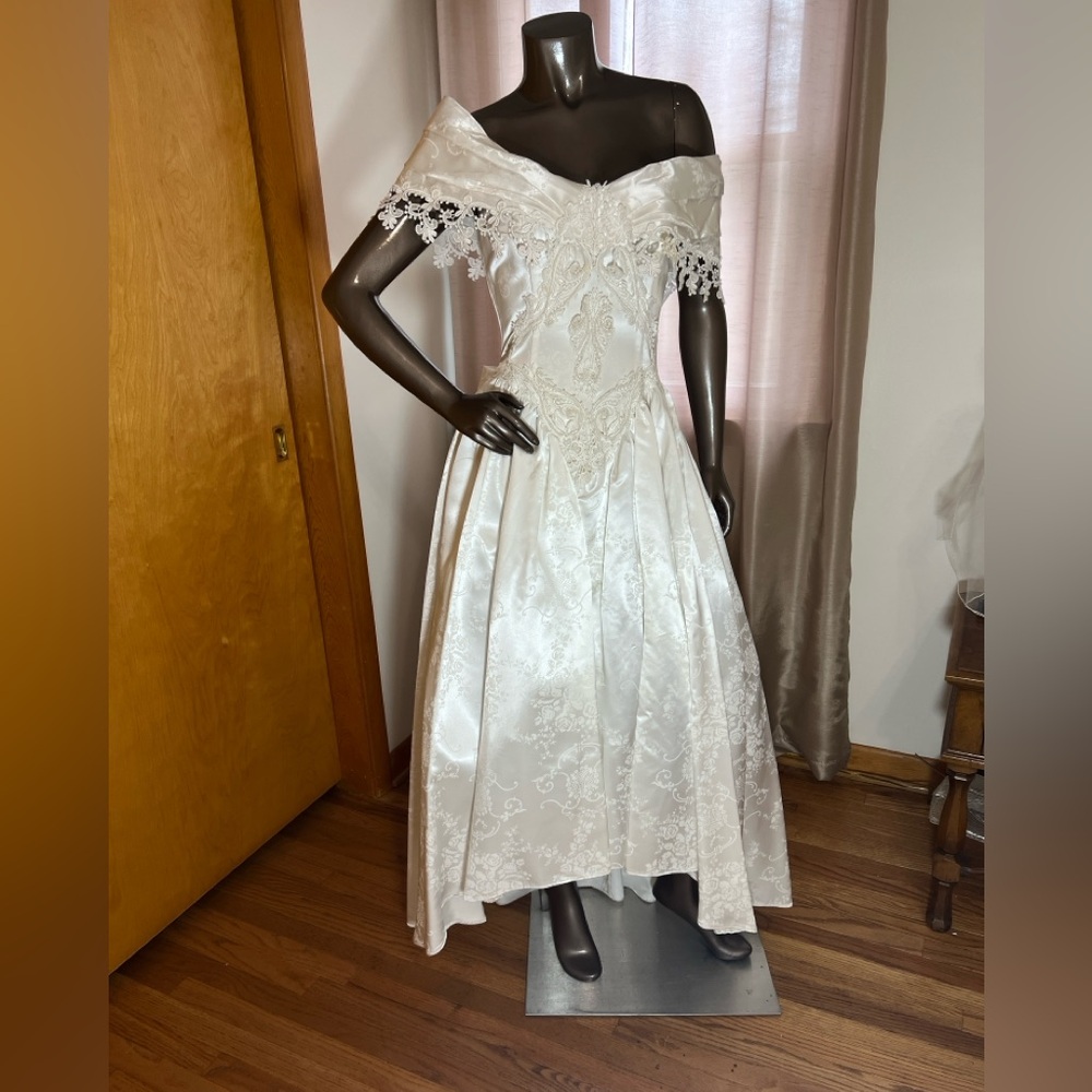 Jessica McClintock Cream Off-Shoulder High Low Dress